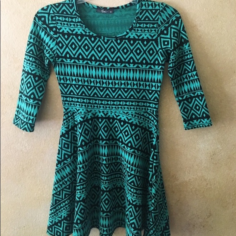 GREEN AND BLACK PATTERN STRIPE DRESS